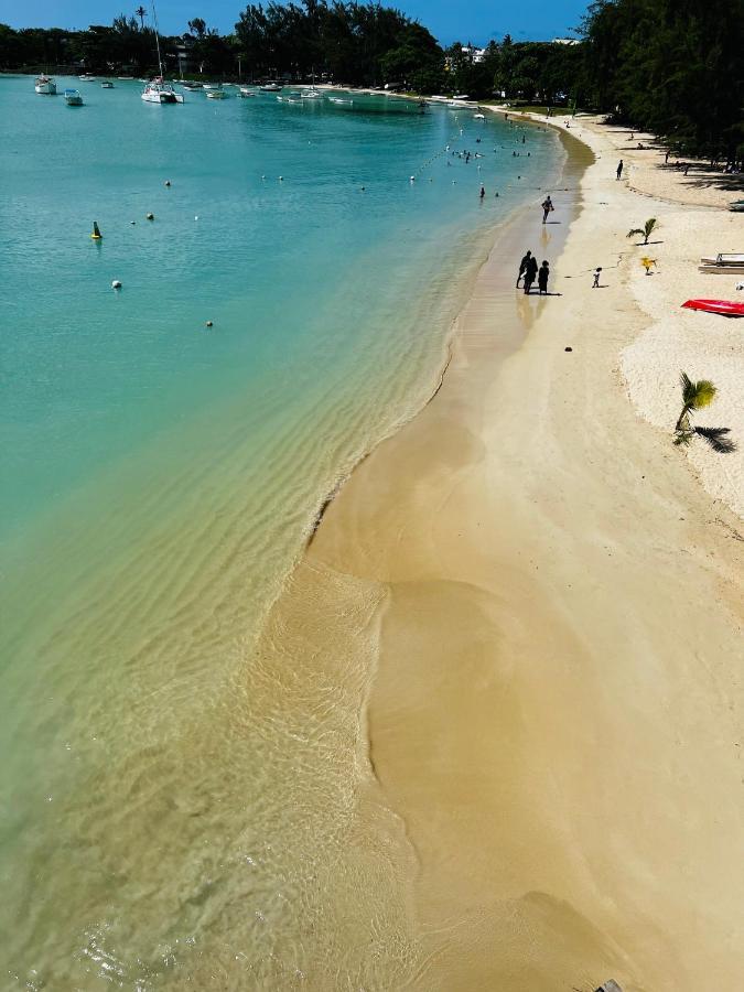 Grand Baie Beach Penthouse Экстерьер фото