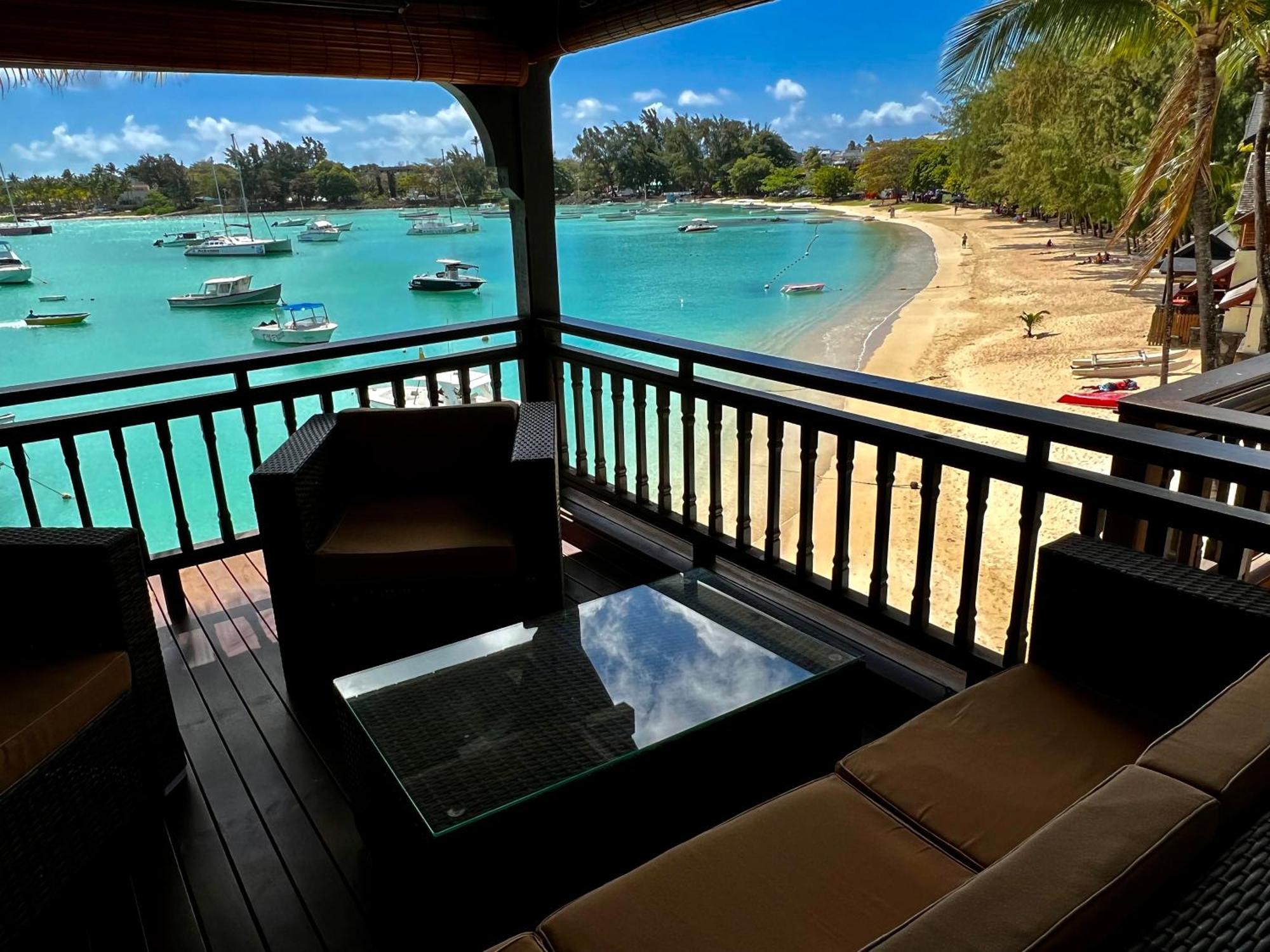 Grand Baie Beach Penthouse Экстерьер фото