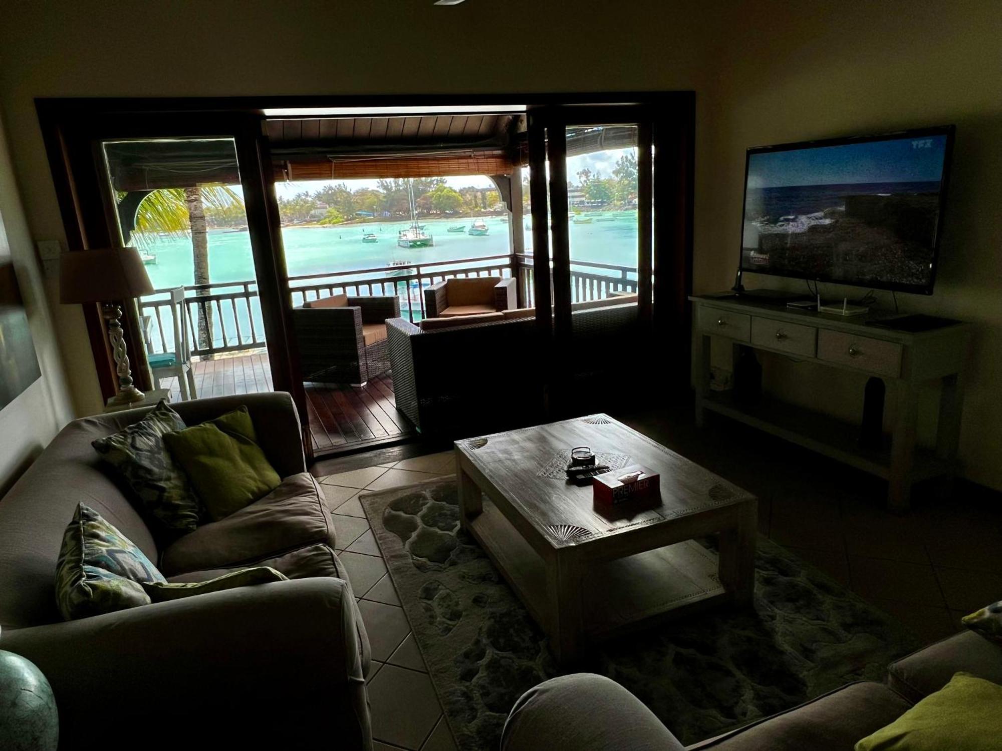 Grand Baie Beach Penthouse Экстерьер фото